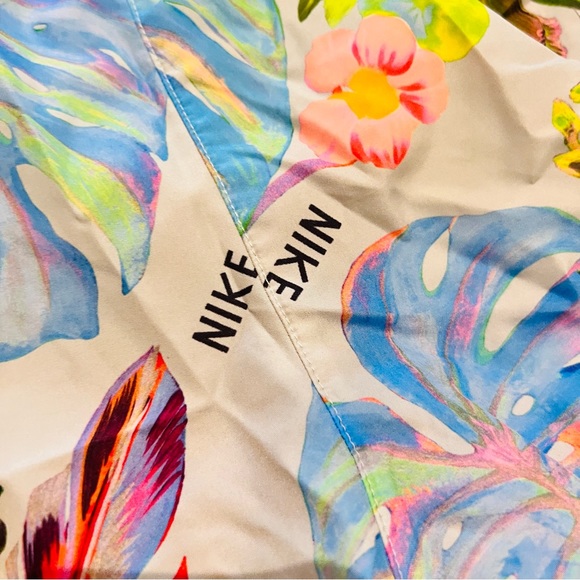 Nike Grey Jungle Tropical Multicolor Dri-Fit Drawstring Running Shorts - Picture 4 of 13